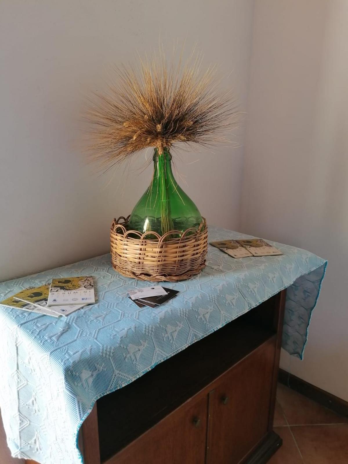 Domus De Jara - Casa Montis Appartement Baradili Kamer foto