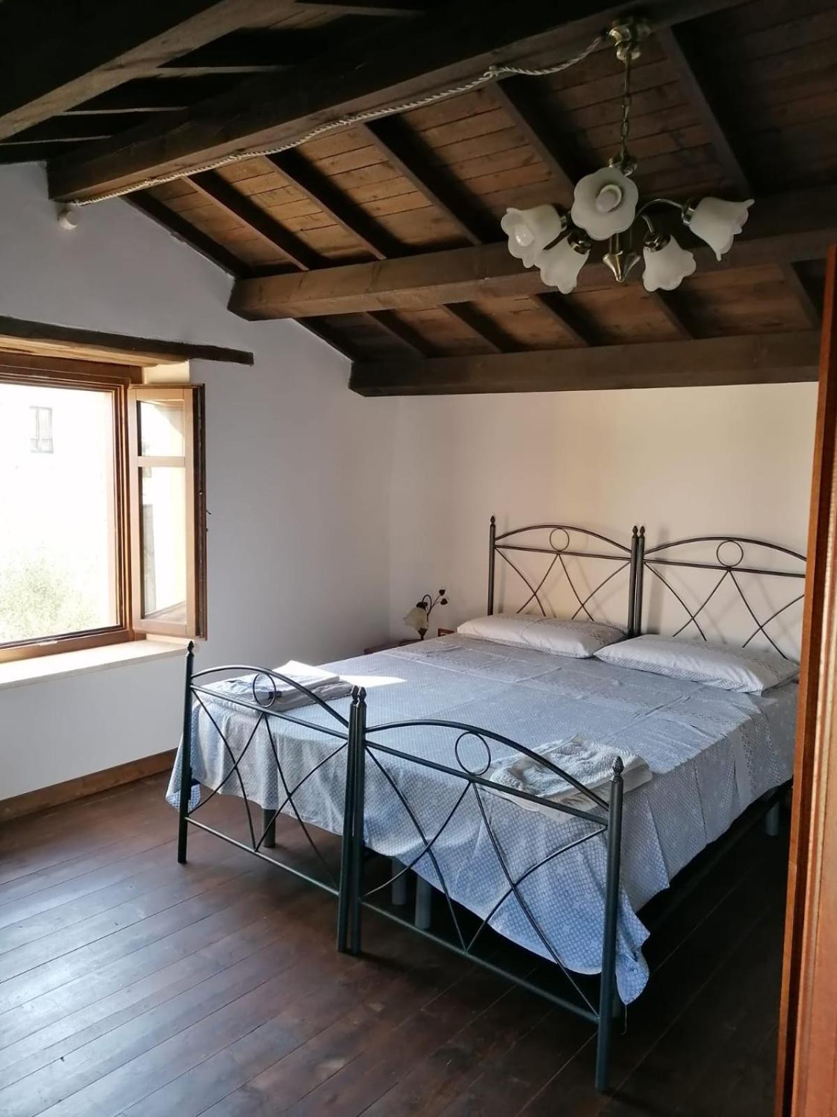 Domus De Jara - Casa Montis Appartement Baradili Kamer foto