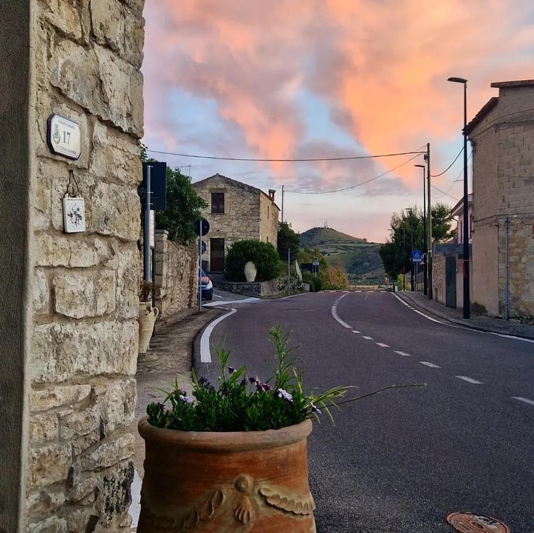 Domus De Jara - Casa Montis Appartement Baradili Buitenkant foto