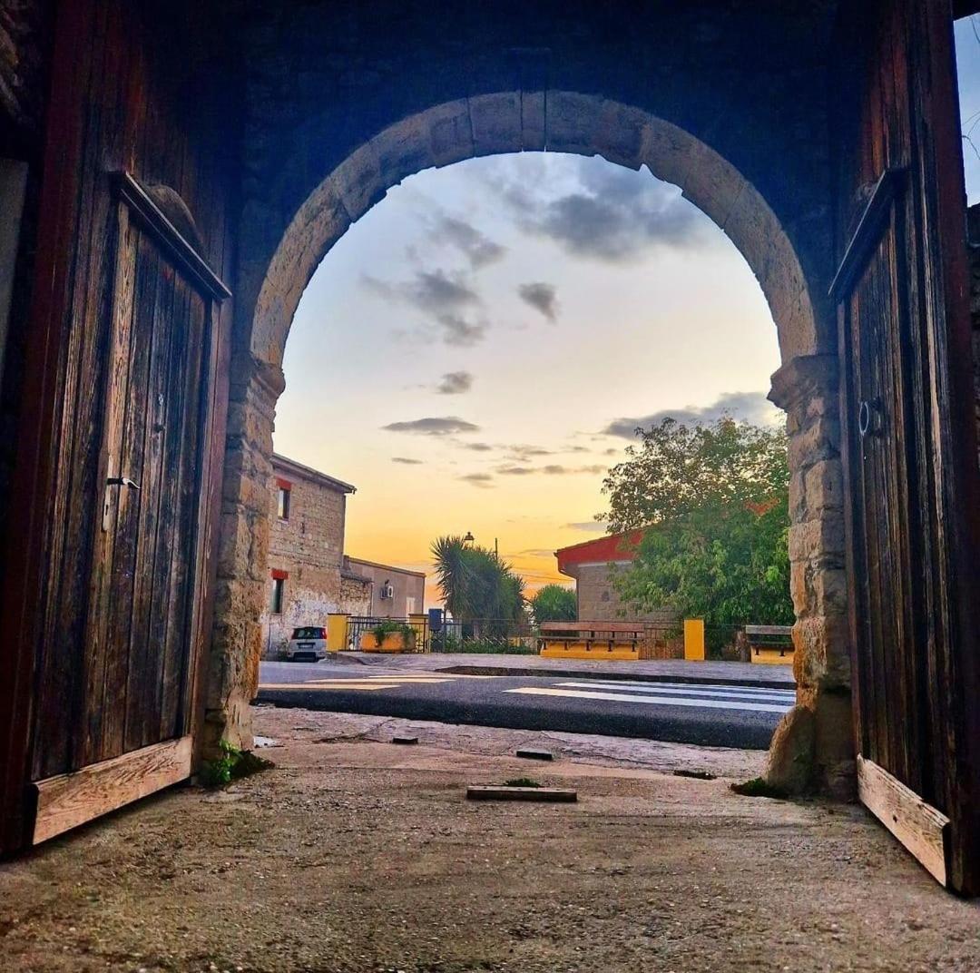 Domus De Jara - Casa Montis Appartement Baradili Buitenkant foto